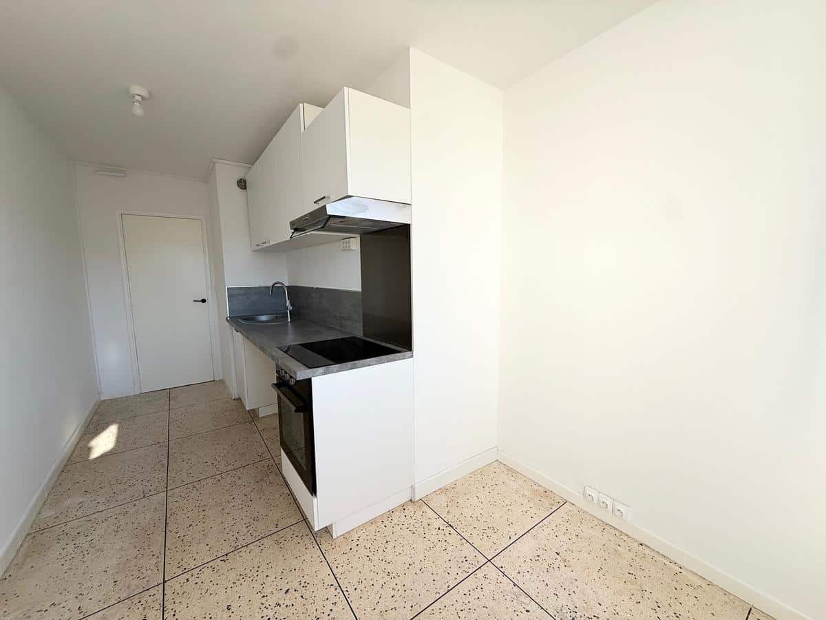 Type 3 de 70 m2 + balcon + cave Marseile 9ème