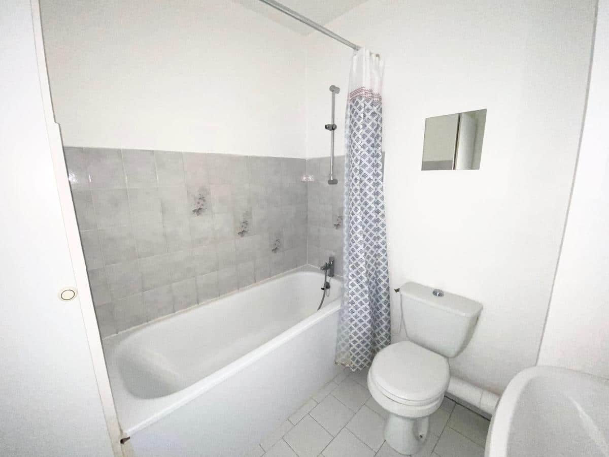 Type 1/2 de 33 m2 Timone Marseille 13005