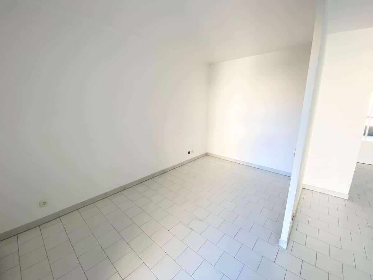 Type 1/2 of 33 m2 Timone Marseille 13005