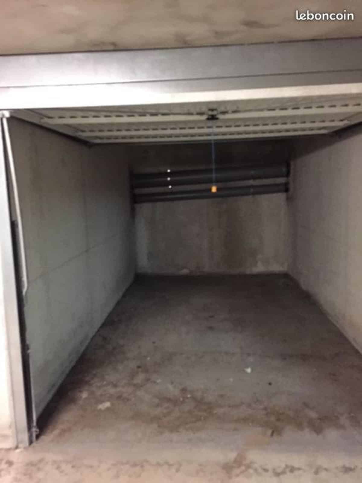 Closed garage for rent Marseille 13008