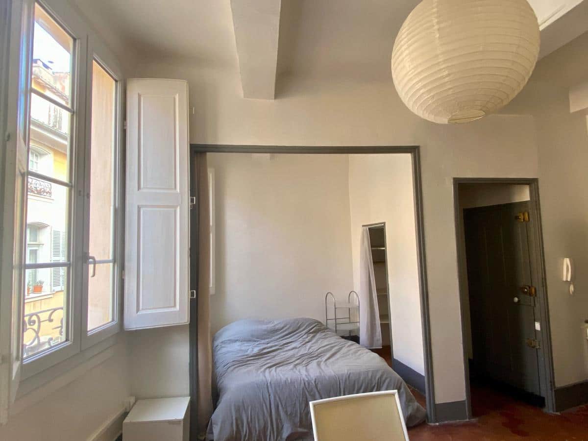 STUDIO MEUBLE RUE DES CORDELIERS