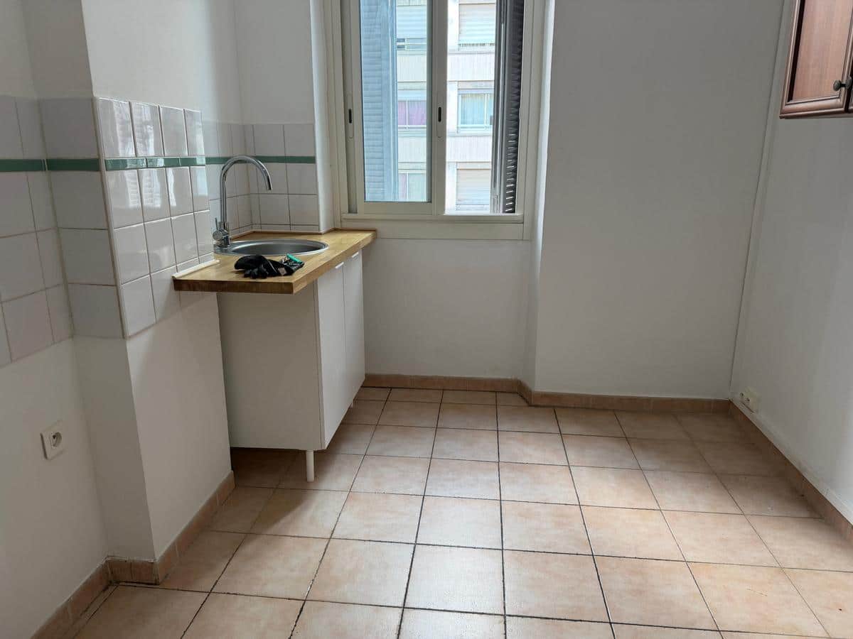 TYPE 1 – NEAR PALAIS LONGCHAMP