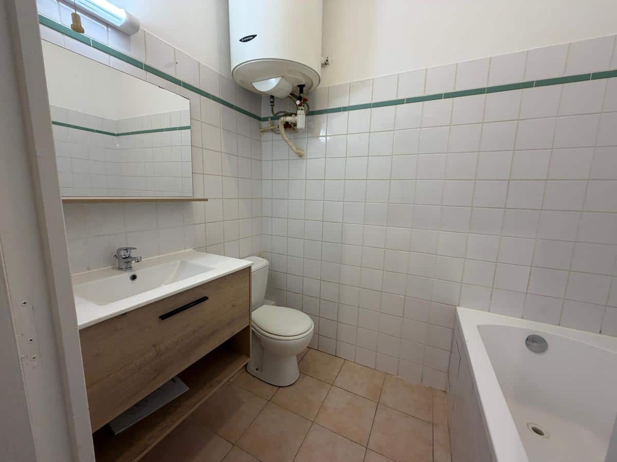 TYPE 1 – NEAR PALAIS LONGCHAMP