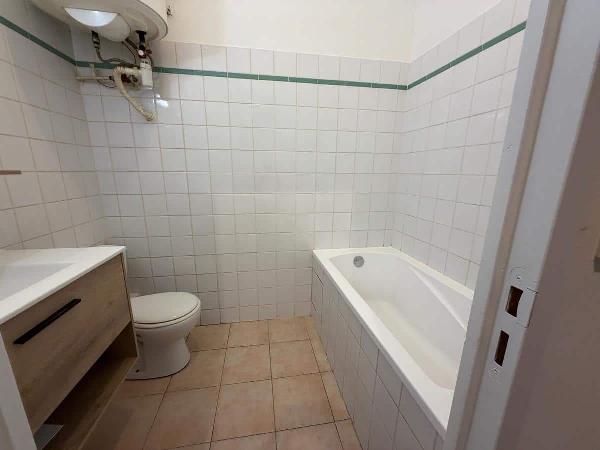 TYPE 1 – NEAR PALAIS LONGCHAMP