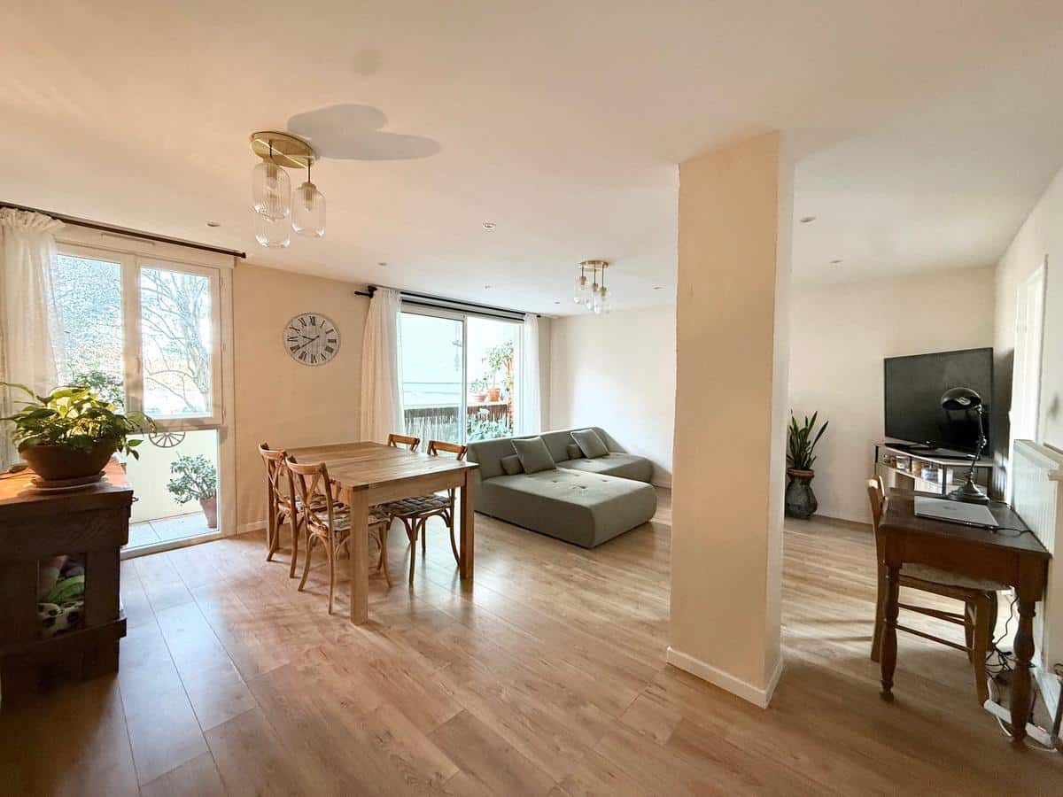 Type 3 of 70m2 Marseille 8th King of Spain