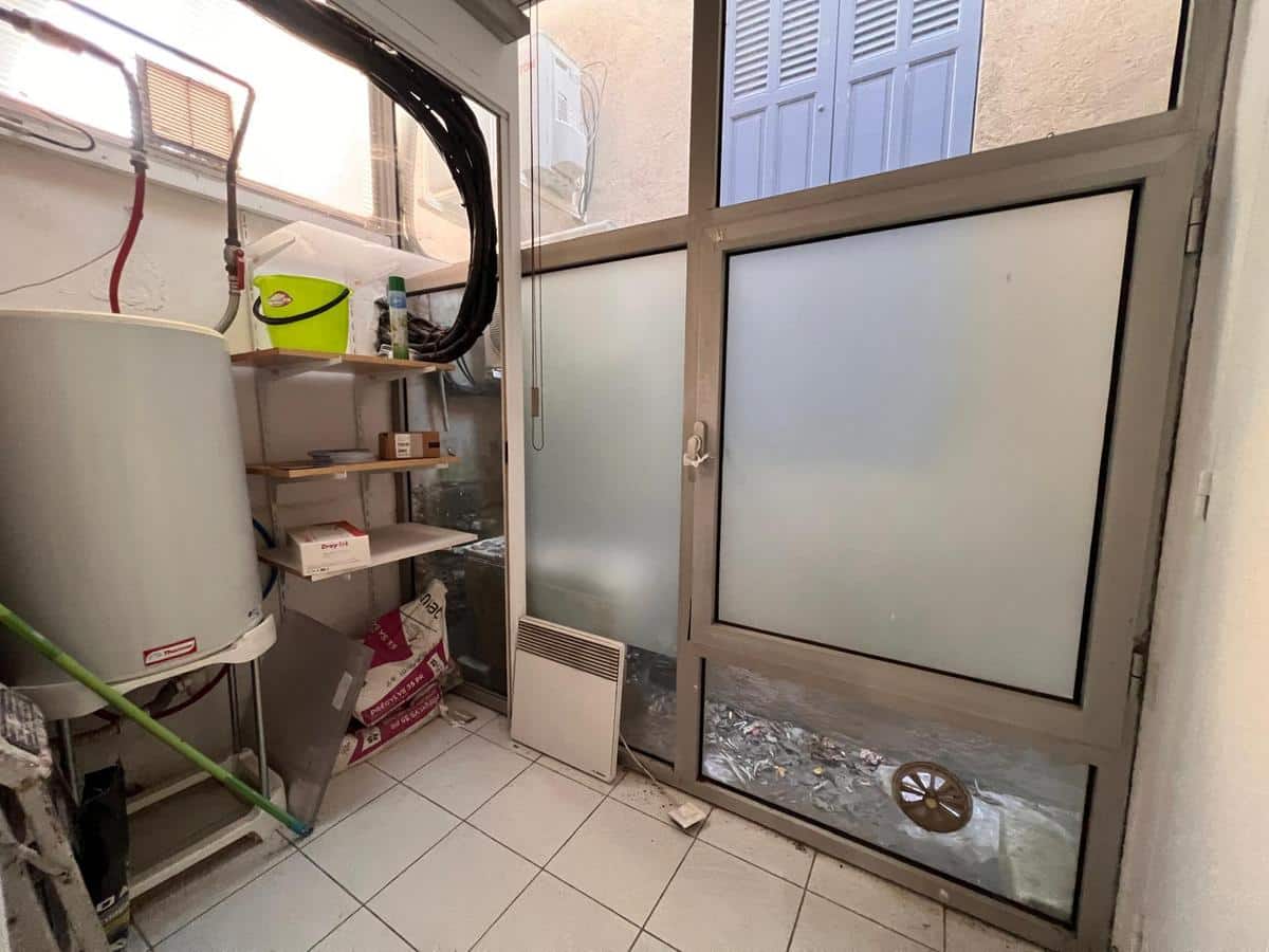 Commercial premises for rent: 35 Boulevard de la Concorde Marseille