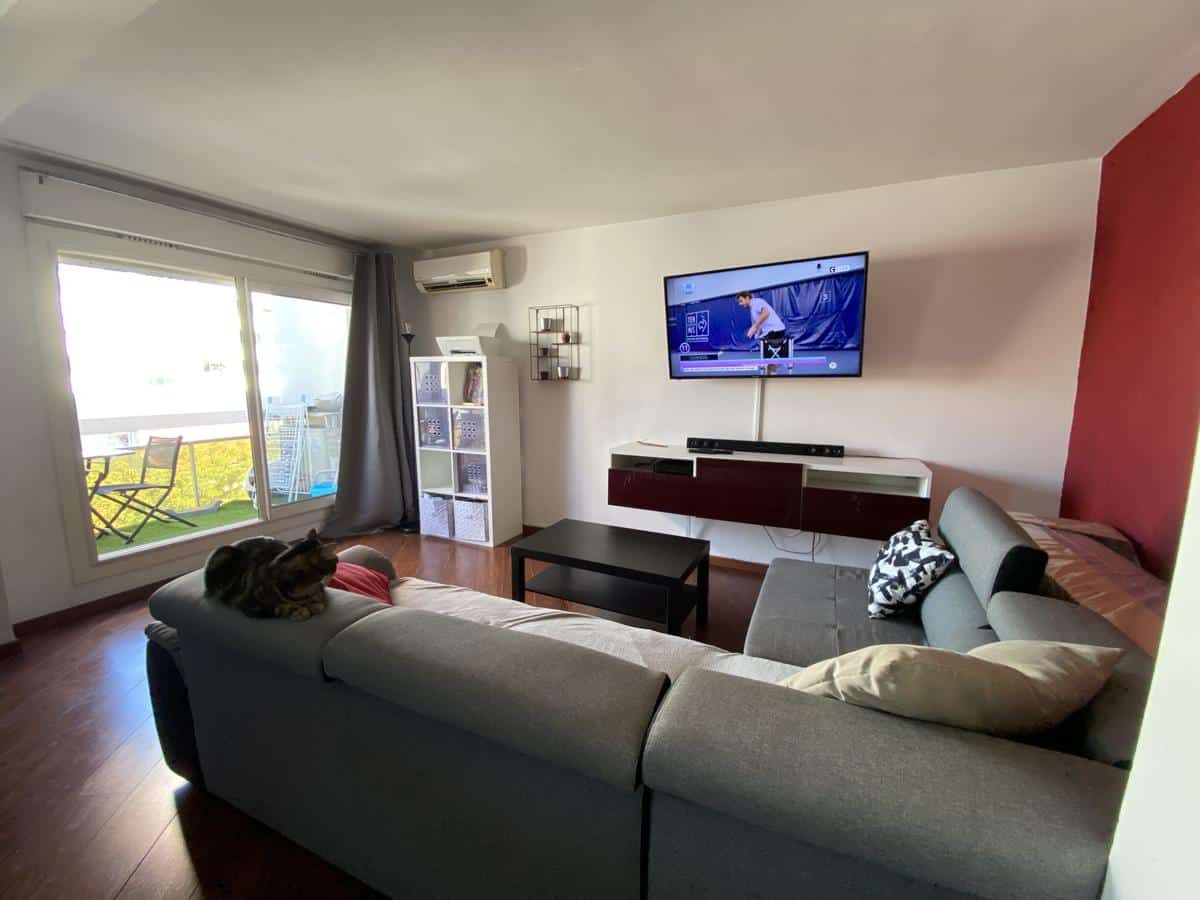 TYPE 2 MEUBLE AVEC PARKING - MENPENTI