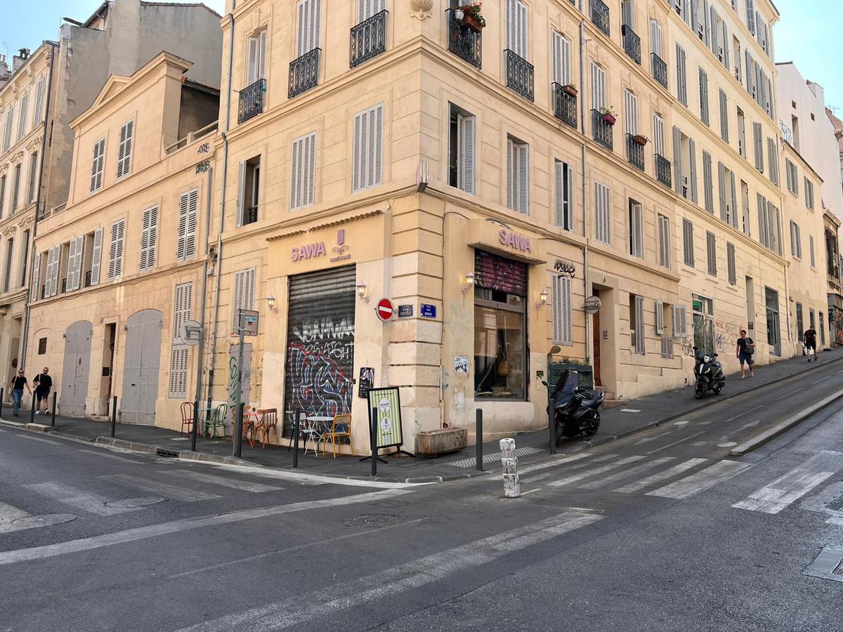 Commercial walls sold rented Marseille 13001