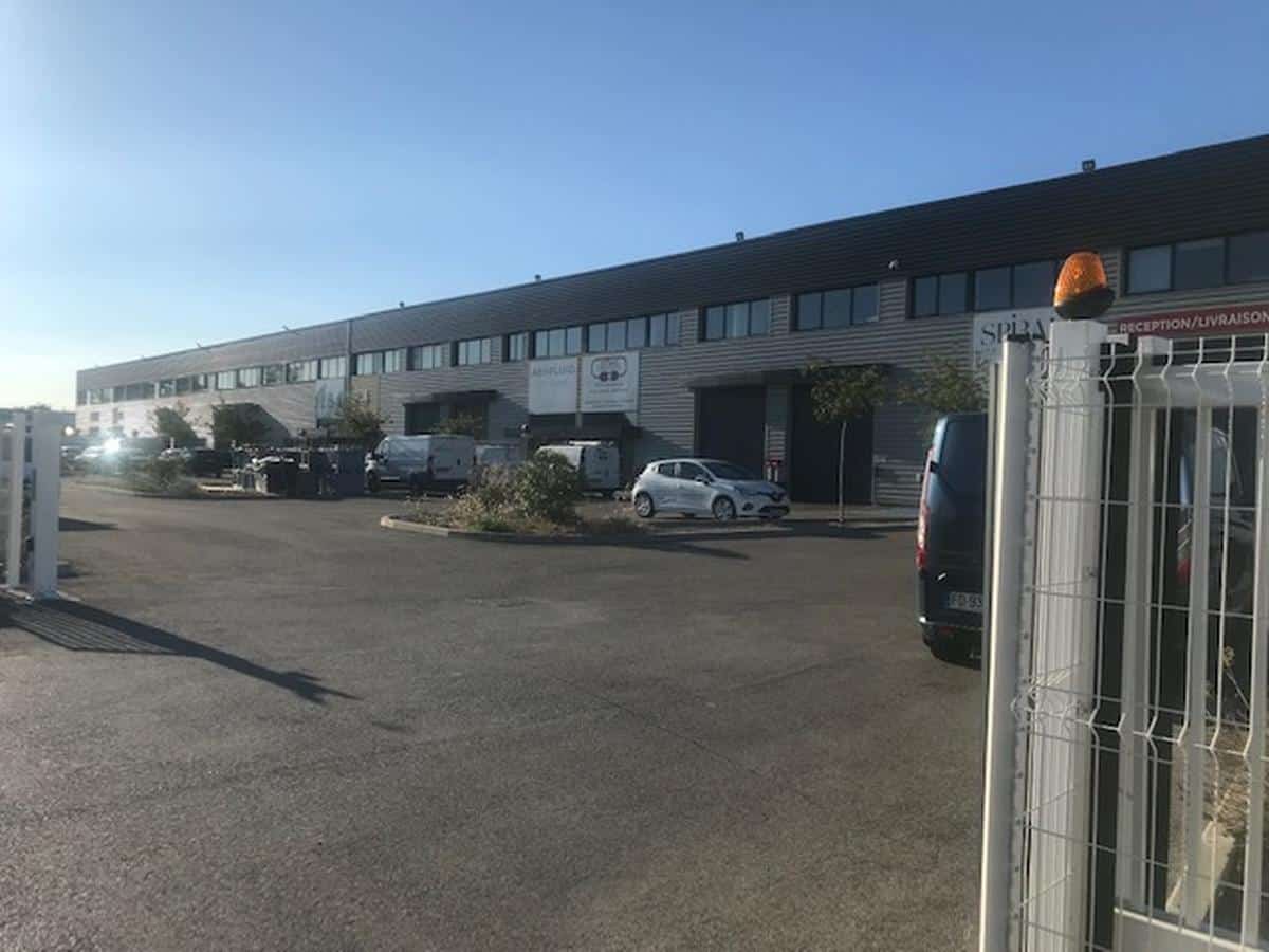 BUSINESS PREMISES FOR RENT SALON DE PROVENCE