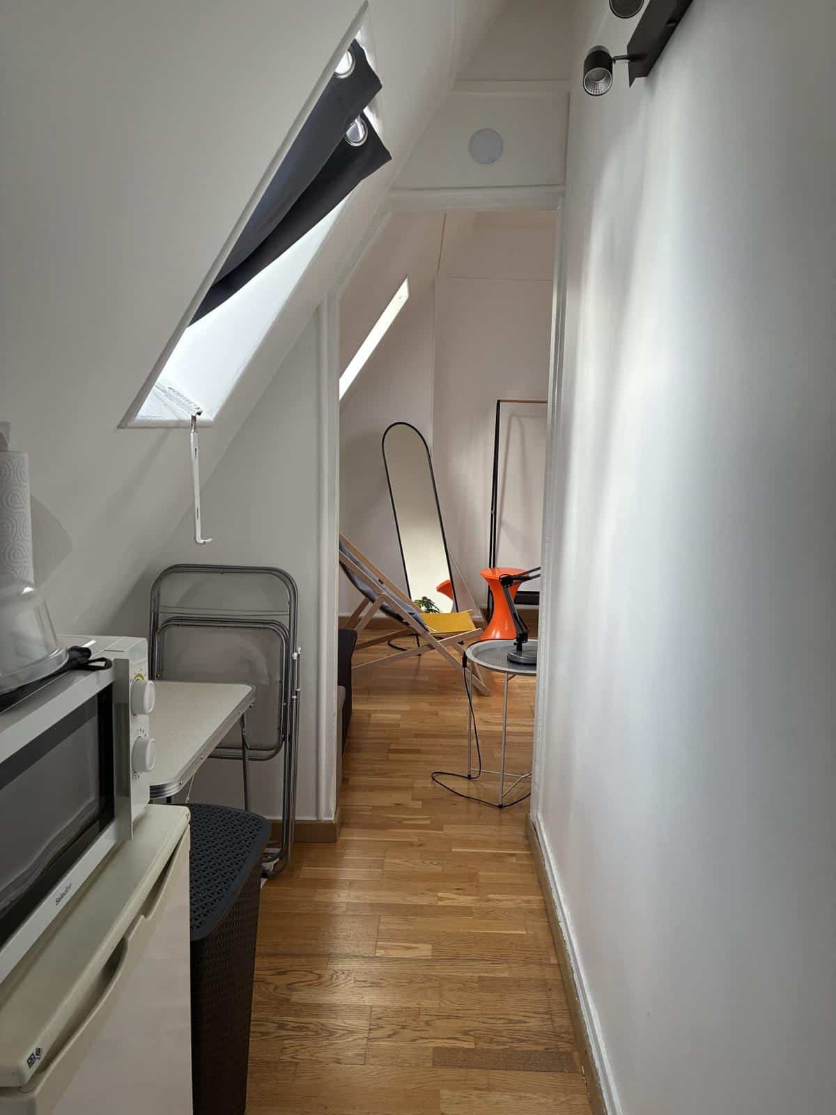 10ème RUE GUY PATIN : UN STUDIO EN DERNIER ETAGE AVEC ASCENS