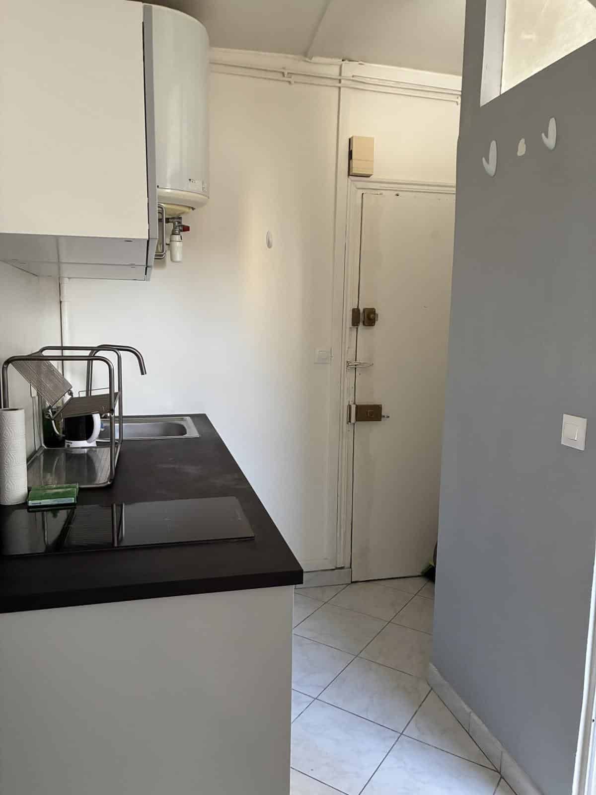 10ème RUE GUY PATIN : UN STUDIO EN DERNIER ETAGE AVEC ASCENS