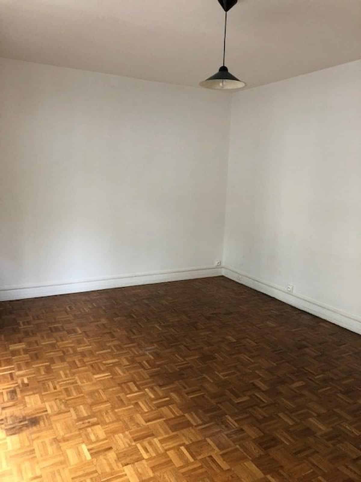 STUDIO FOR RENT WITH PARKING