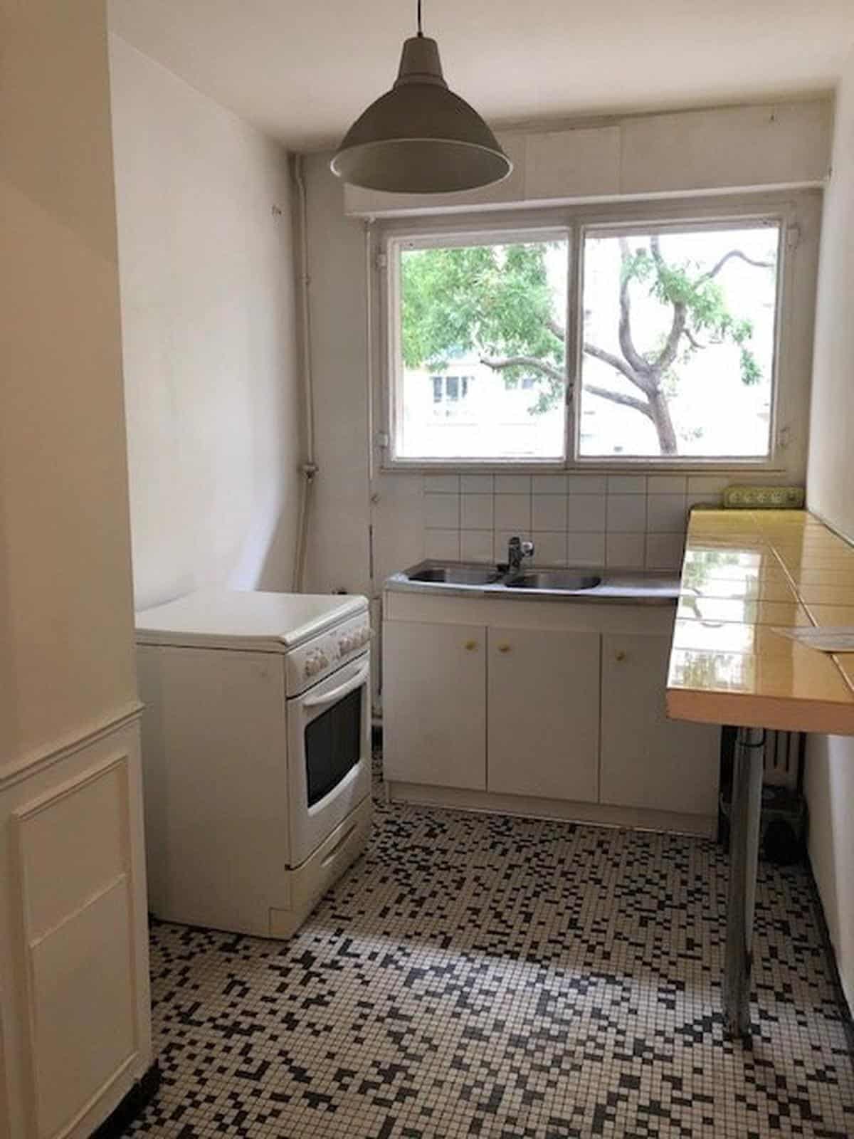 STUDIO FOR RENT WITH PARKING