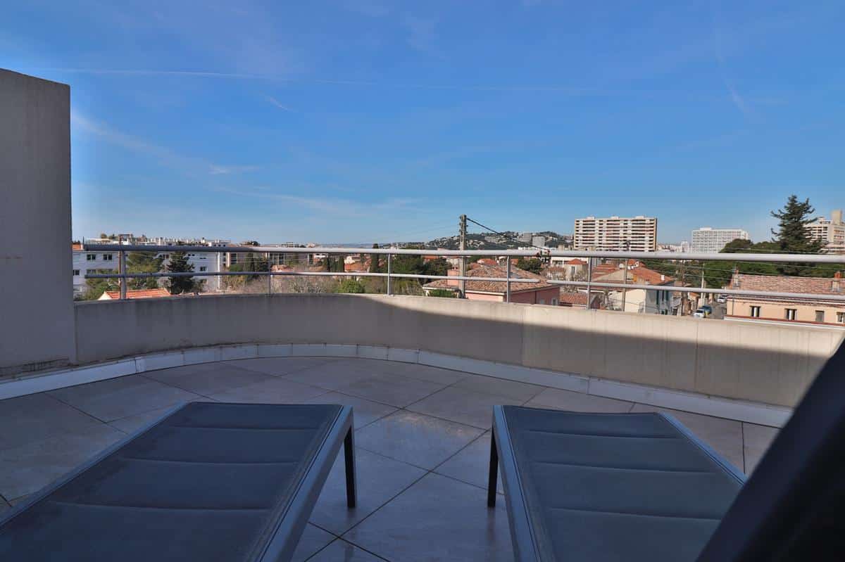 13008 – SAINT ANNE – APPARTEMENT T2 AVEC GRANDES TERRASSES E