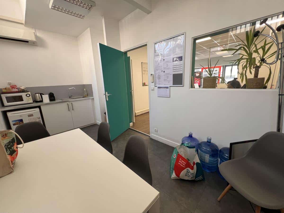 COMMERCIAL PREMISES – PONT DE VIVAUX