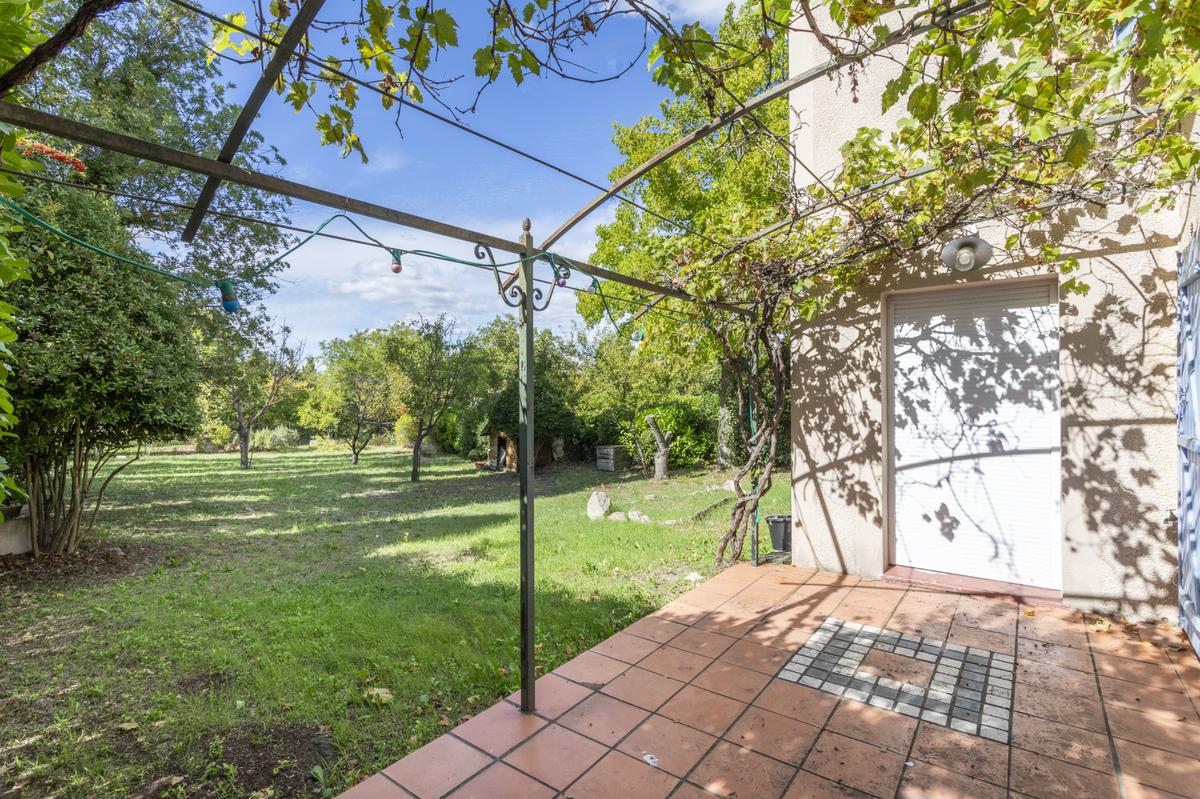 Rare Simiane Collongue  villa  avec terrasse et jardin