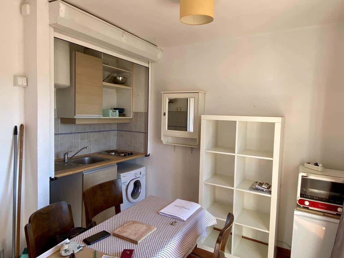 Furnished one-bedroom apartment on Rue Constantin with terrace