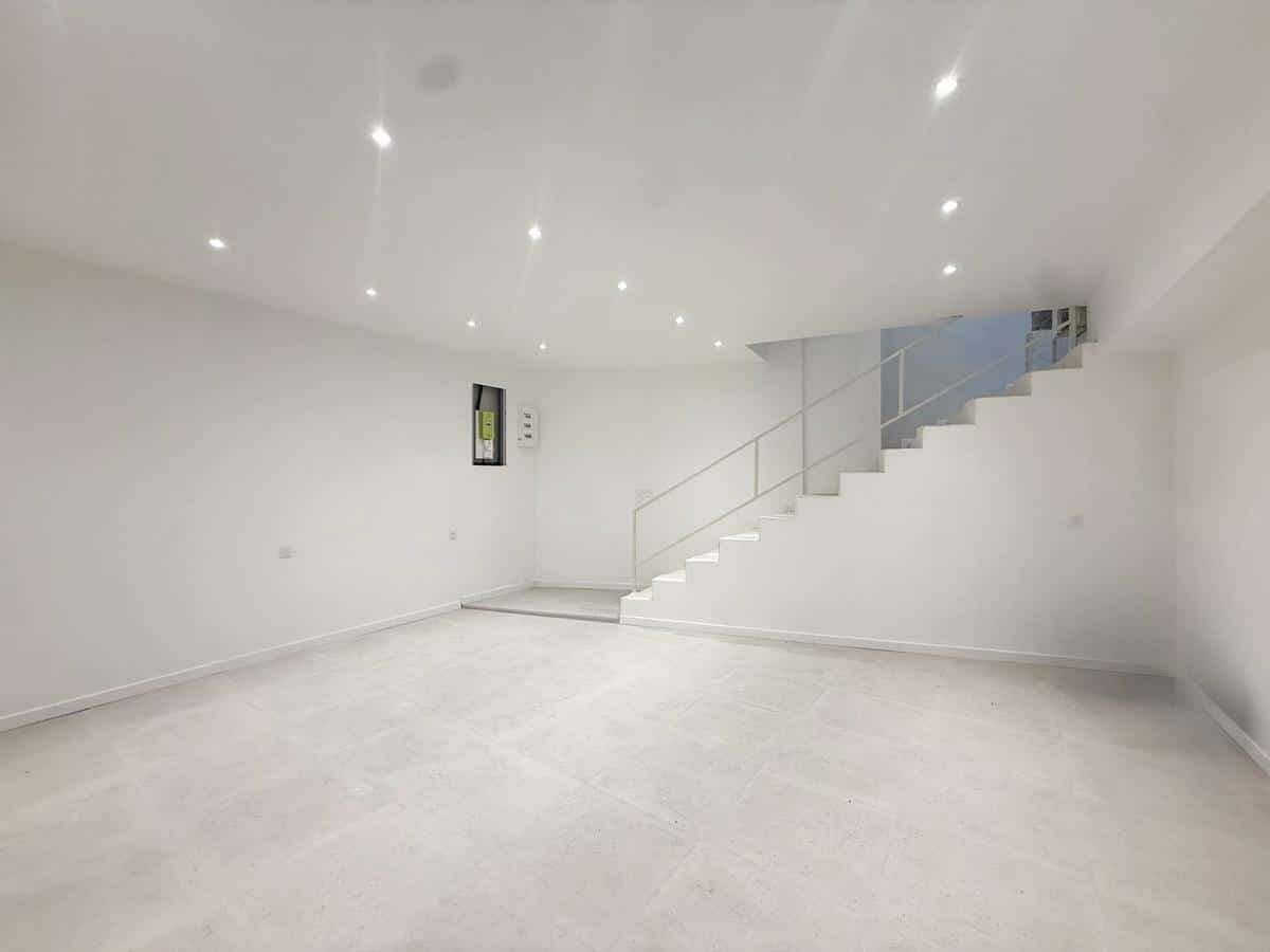 Local of 64 m2 Marseille 7th