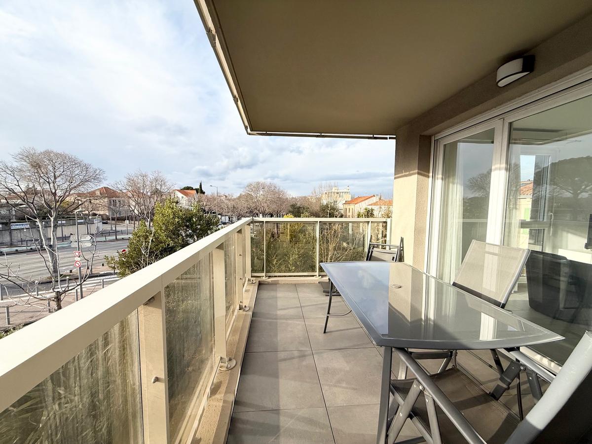 Type 3 de 63,50 m2 + terrasse de 12 m2 Marseile 9ème