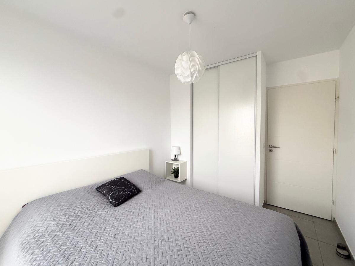 Type 3 de 63,50 m2 + terrasse de 12 m2 Marseile 9ème