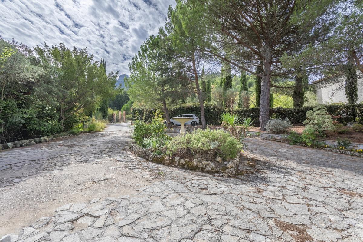 Belle villa dans un environnement calme avec vue exceptionne