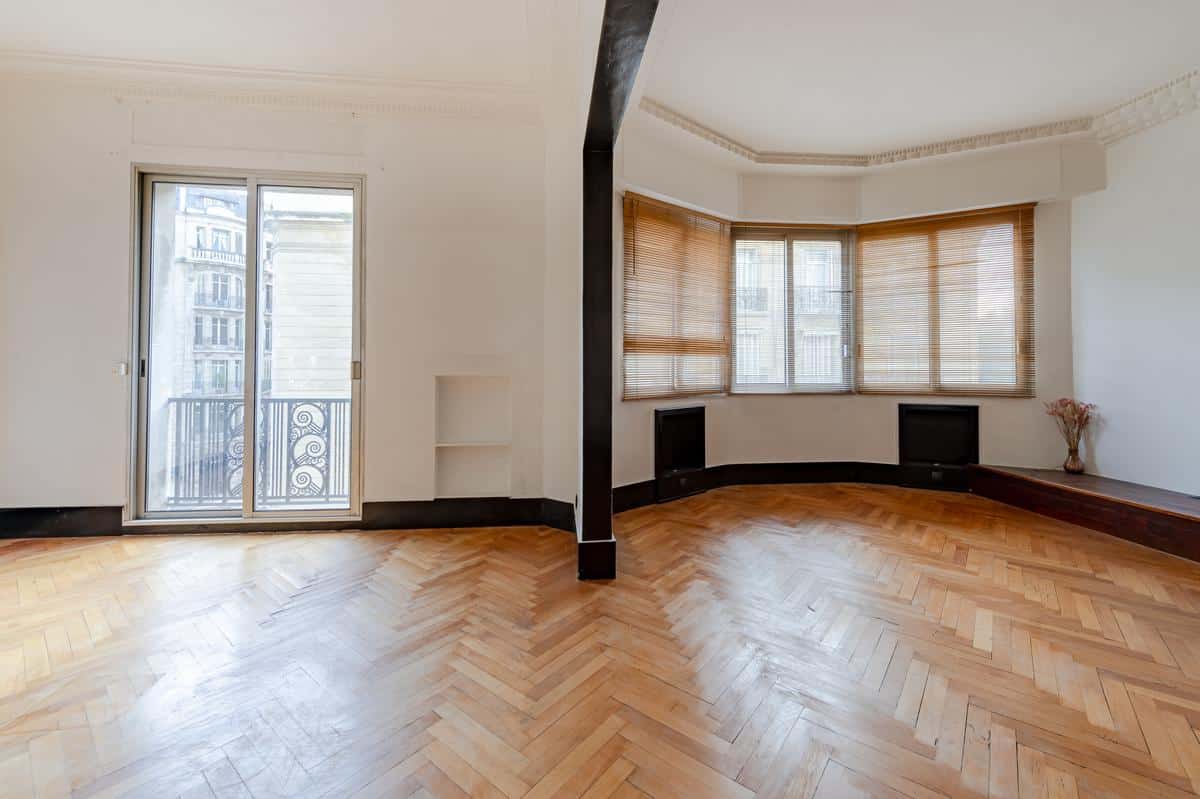 MARSEILLE 8TH ART DECO BUILDING MONTICELLI AREA PROVENCE