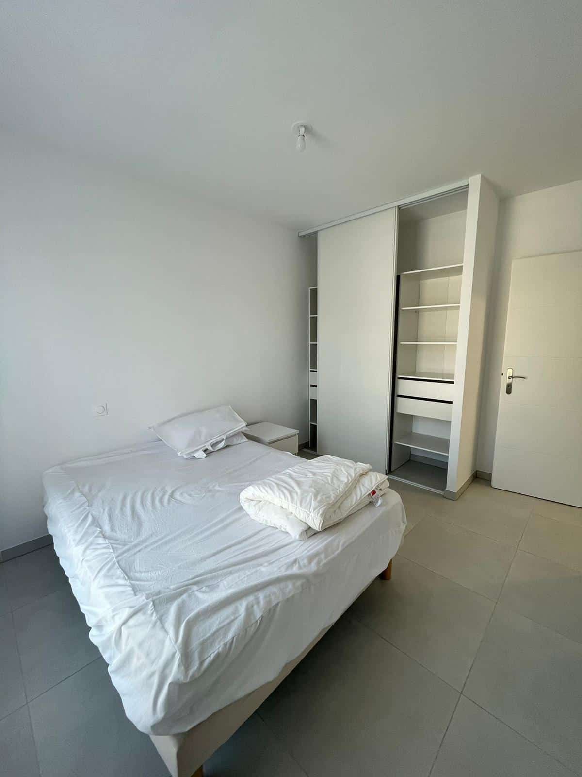 New furnished 2-bedroom apartment in the Les Ocres de Puyricard residence