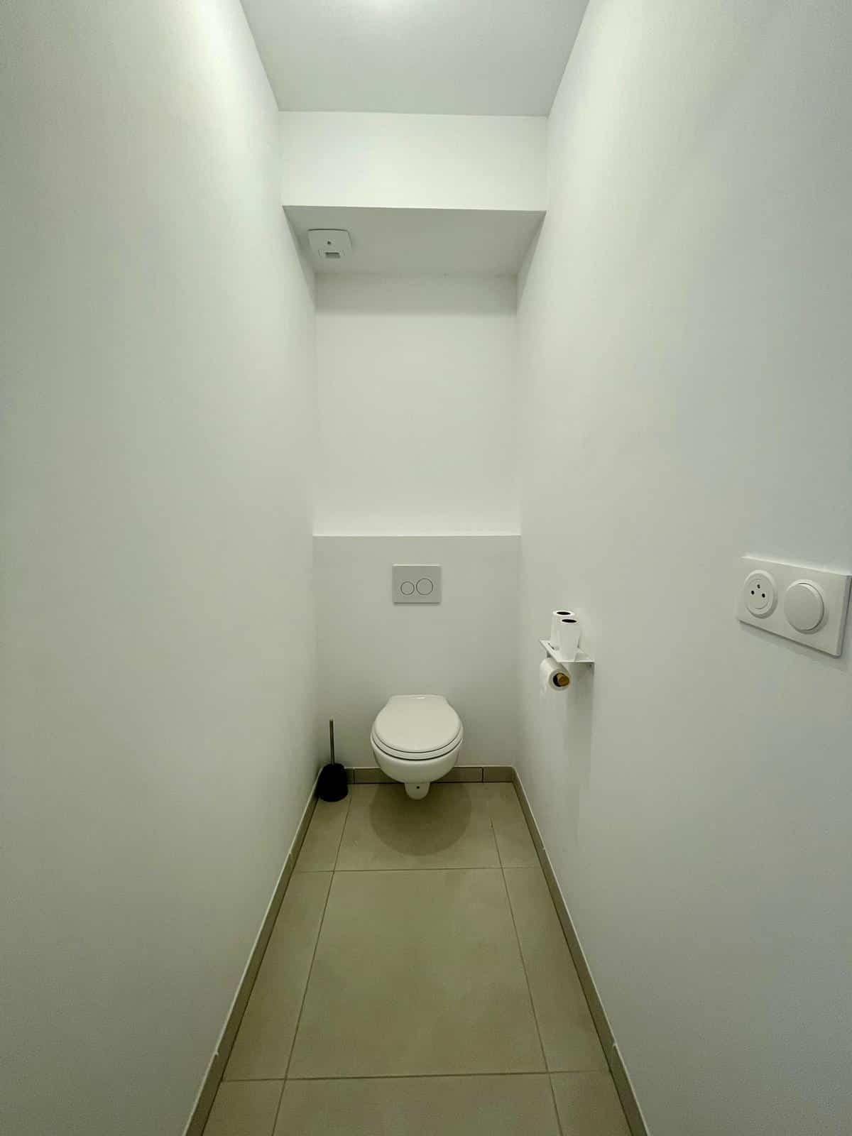 New furnished 2-bedroom apartment in the Les Ocres de Puyricard residence