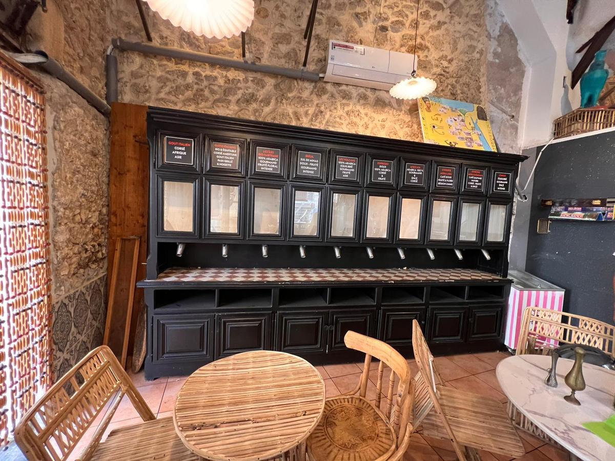 Commercial walls sold rented Marseille 13001