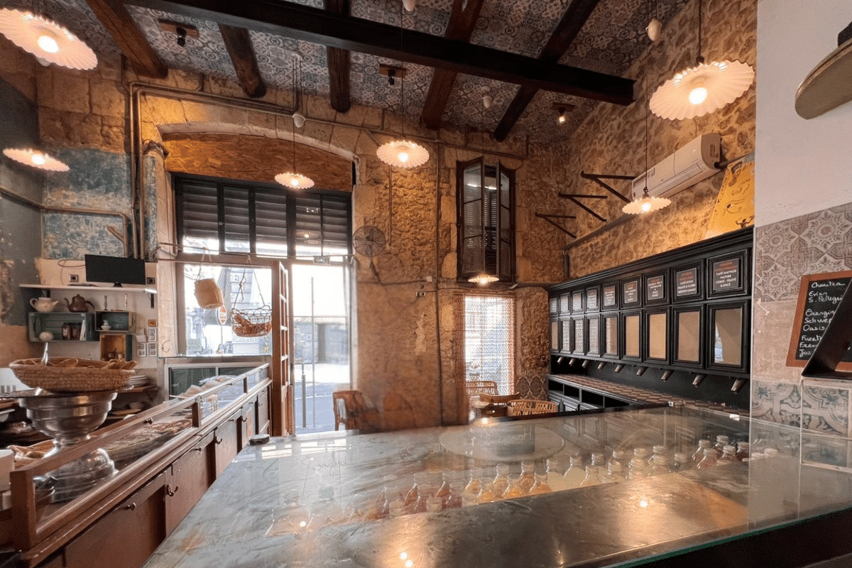 Commercial walls sold rented Marseille 13001