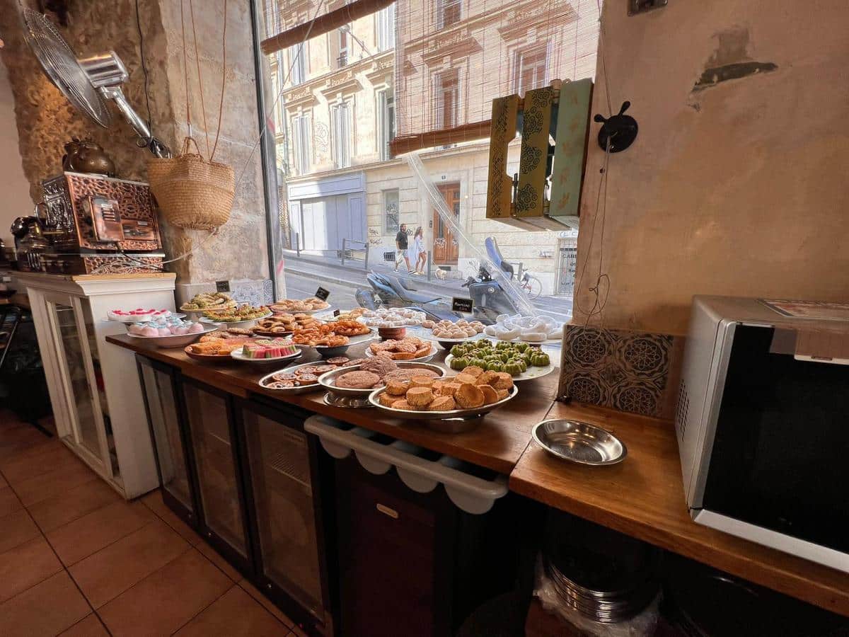 Commercial walls sold rented Marseille 13001