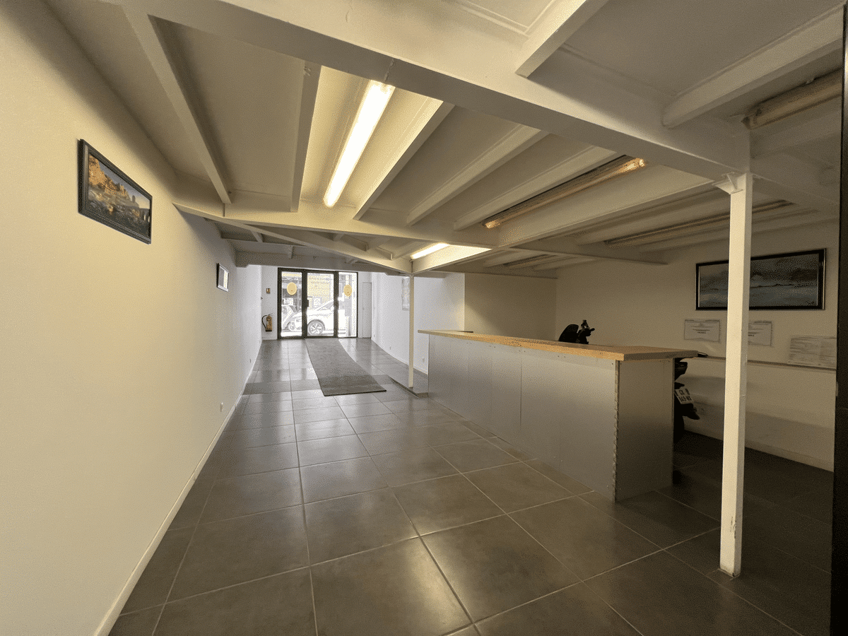 Offices on three levels Rue Fortia Marseille 13001