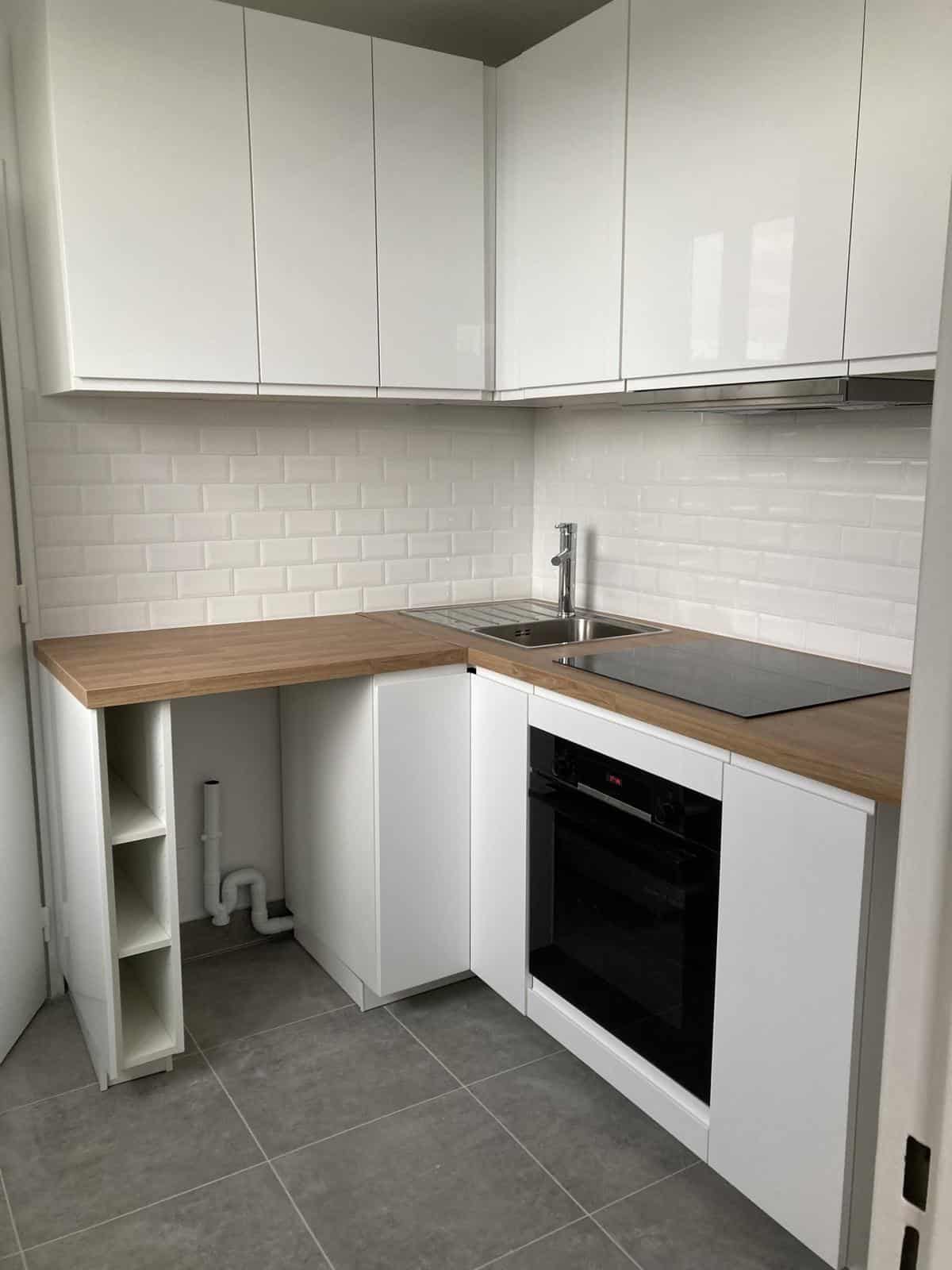 18th Arrondissement, Montmartre/Rue des Amiraux: Two-room apartment, completely renovated