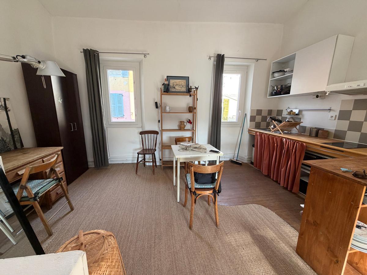 FURNISHED STUDIO – MAZARGUES VILLAGE