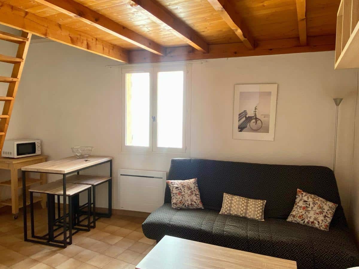 Studio meublé calme avec mezzanine – rue des Gondreaux