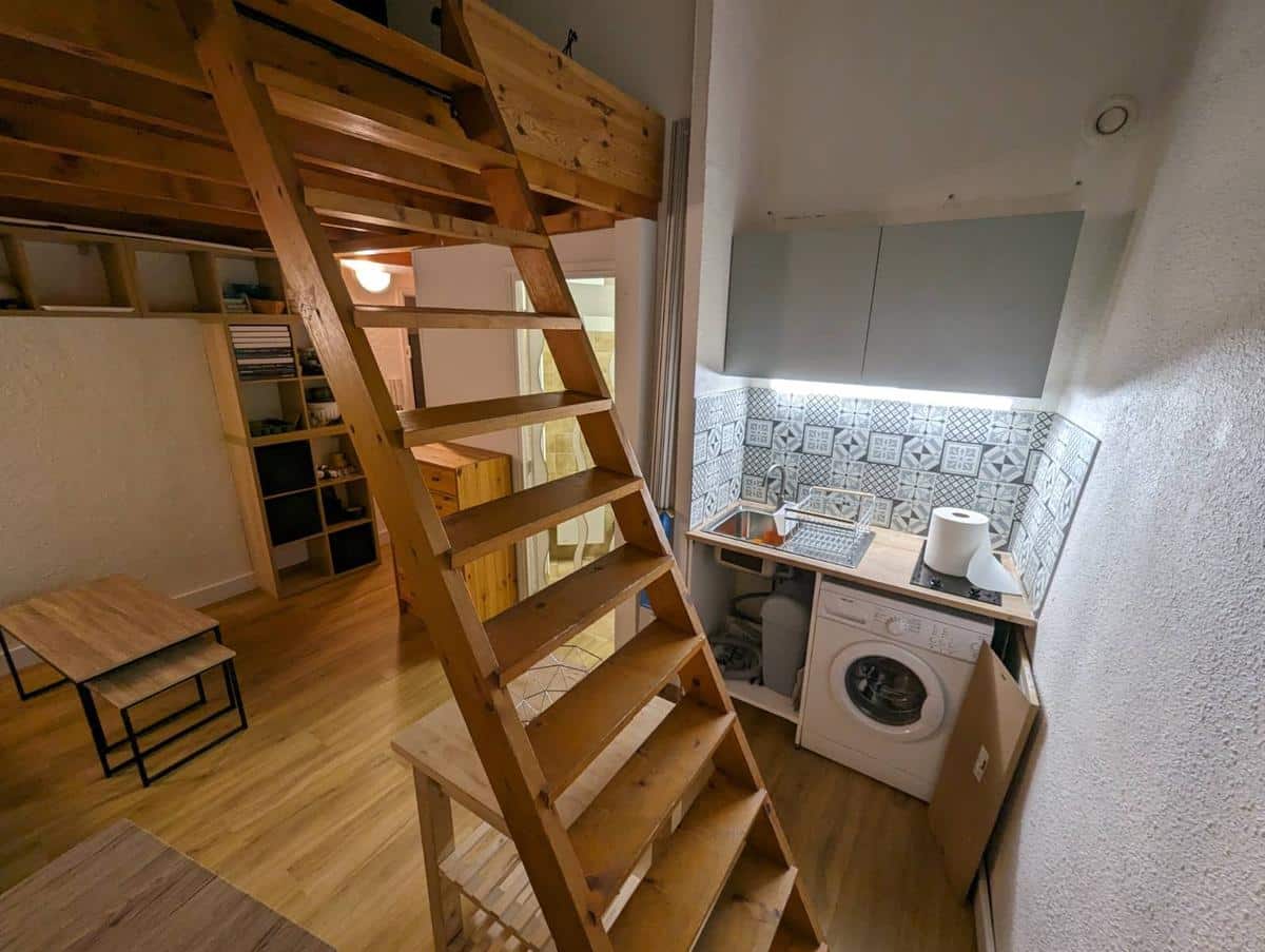 Quiet furnished studio with mezzanine – rue des Gondreaux