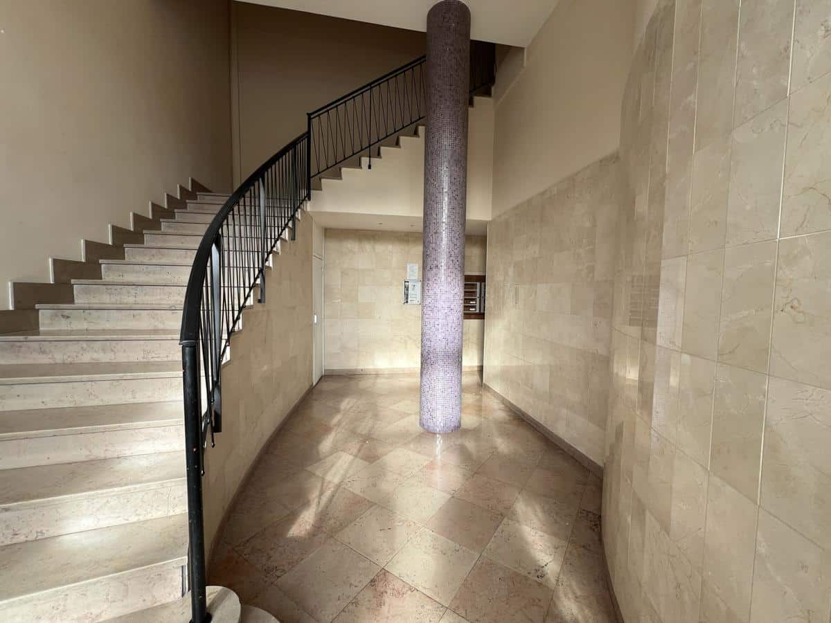 T4/5 DUPLEX AVEC BALCON ET ROOFTOP – ROND POINT DU PRADO – 1