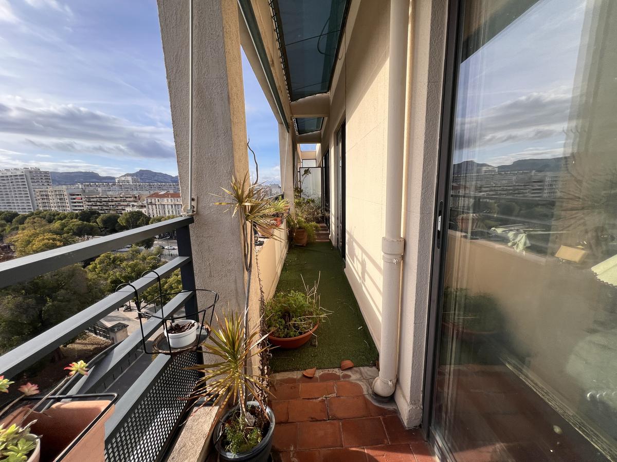 T4/5 DUPLEX WITH BALCONY AND ROOFTOP – ROND POINT DU PRADO – 1