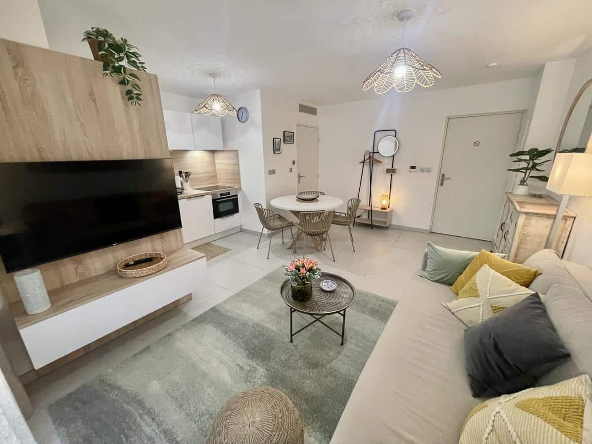 T2 neuf, climatisé et meublé -Avec parking – Proche centre-v