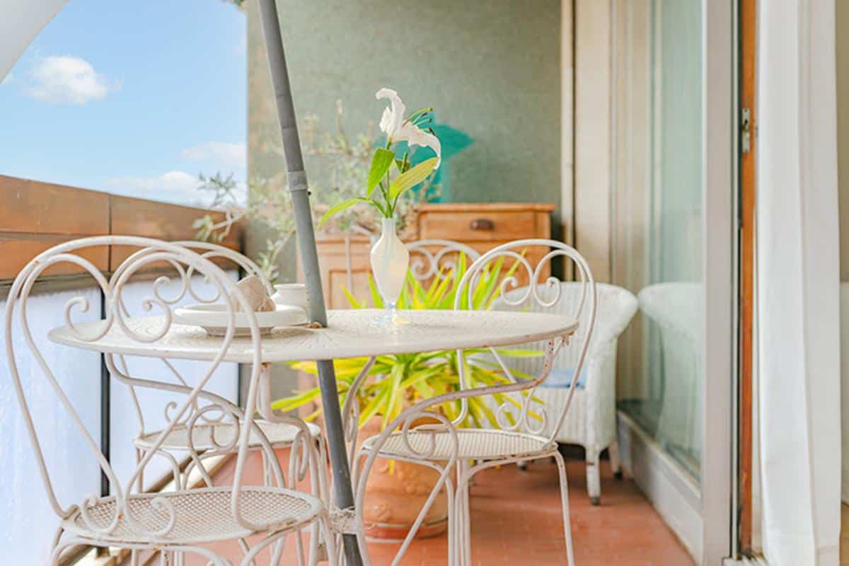 MARSEILLE 8TH T3 TERRACE CARRE D’OR ST GINIEZ 388,500 EURO