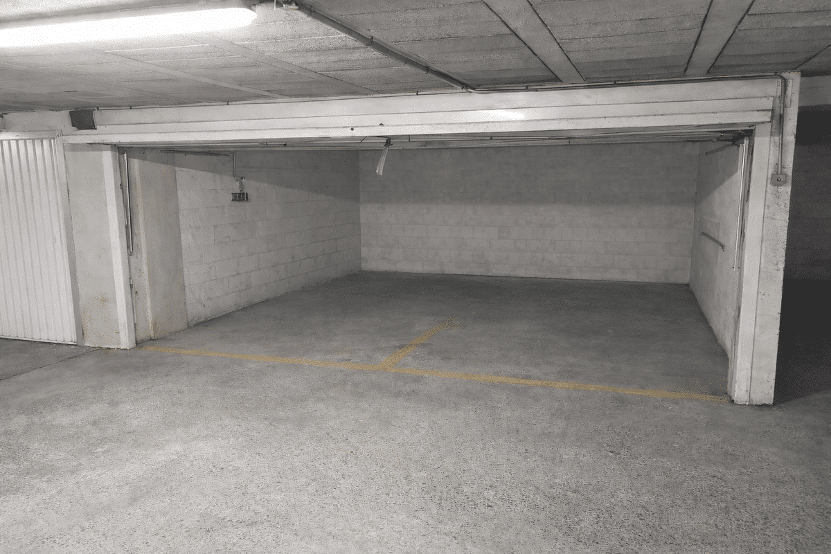 Garage double 27 m2 Marseile 8ème