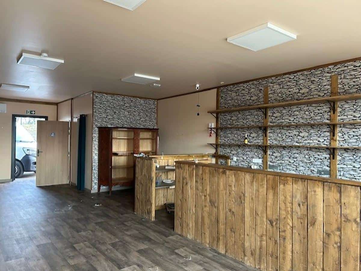 Commercial premises of 67m2 for rent in Lançon-Provence