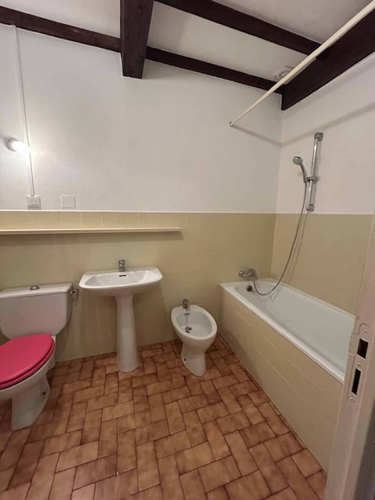 MAISON DE VILLE T3 A LOUER A SALON