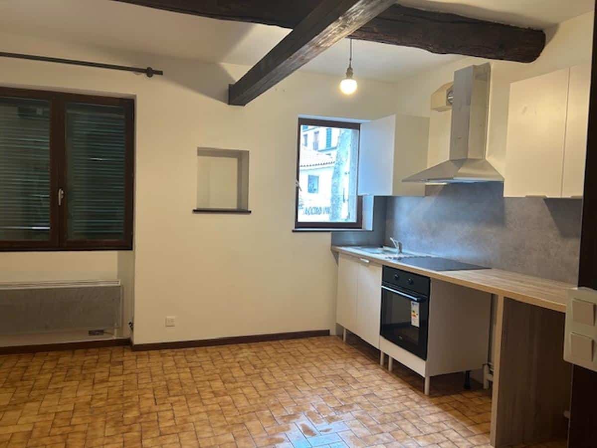 T3 TOWNHOUSE FOR RENT IN SALON