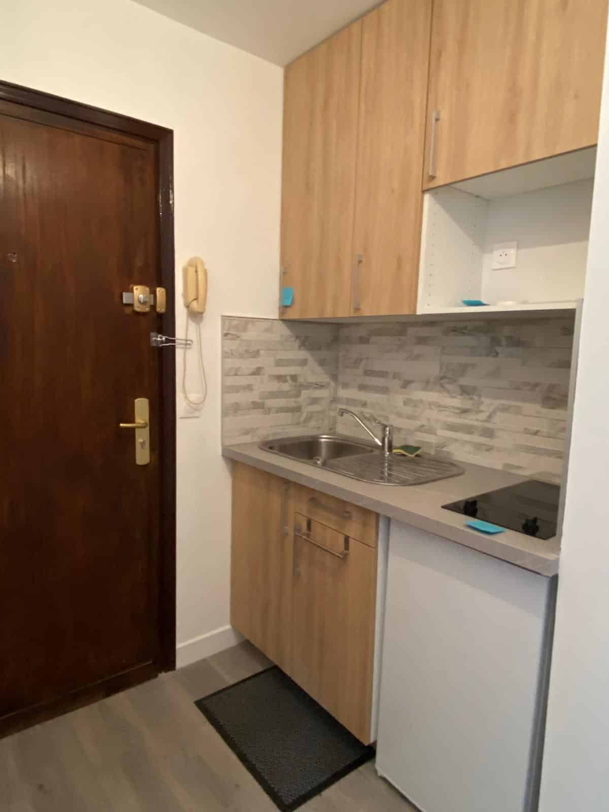 STALINGRAD / AQUEDUC STREET: NEWLY RENOVATED STUDIO