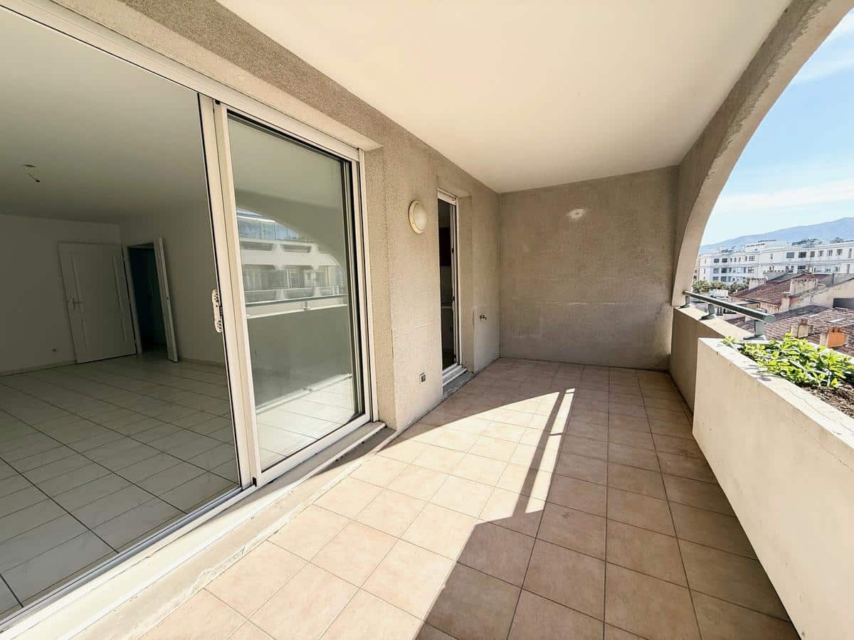 Type 3 de 68 m2 + terrasses de 13 m2 + garage + cave