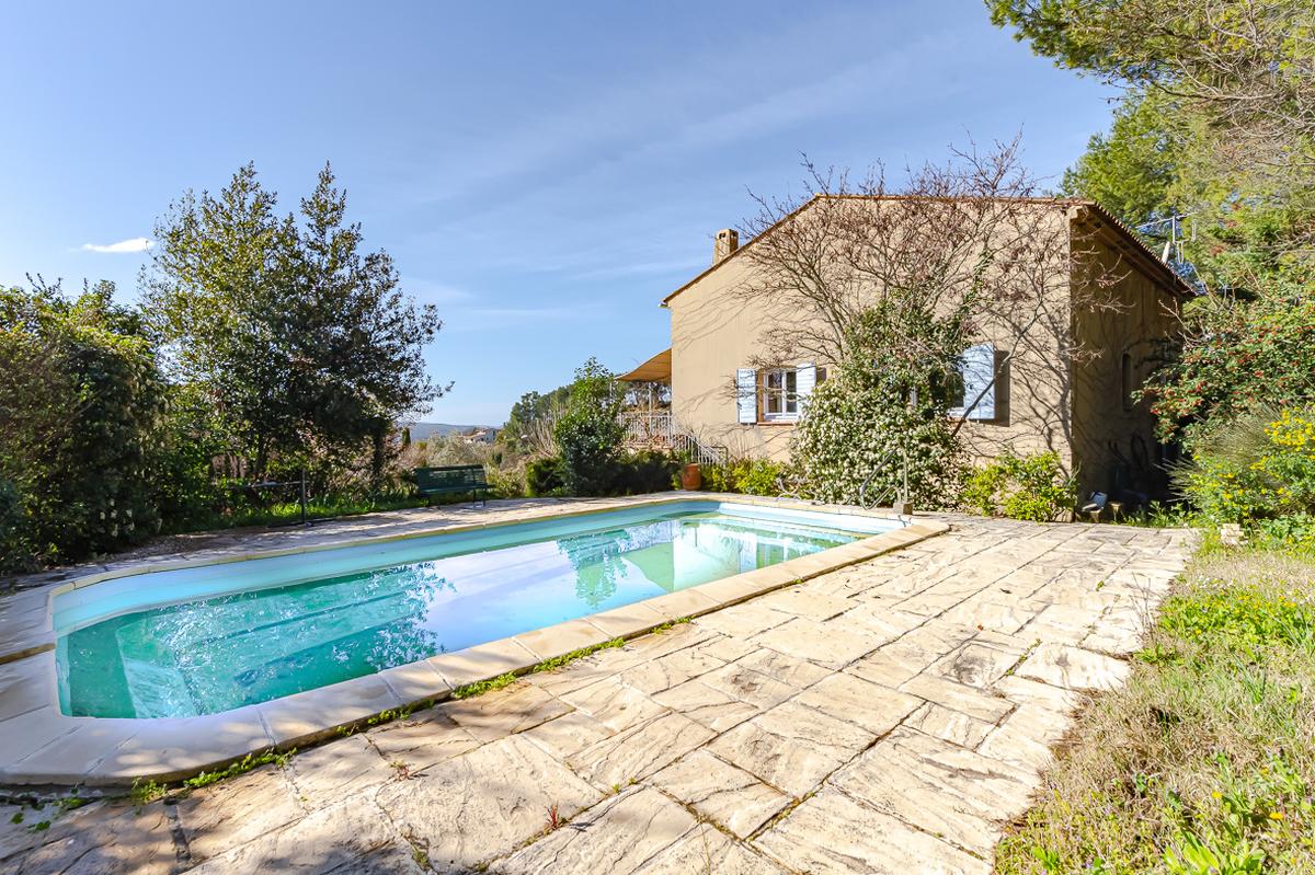 AIX-EN-PROVENCE 13100 HOUSE IN SUBDIVISION WITH SWIMMING POOL TER
