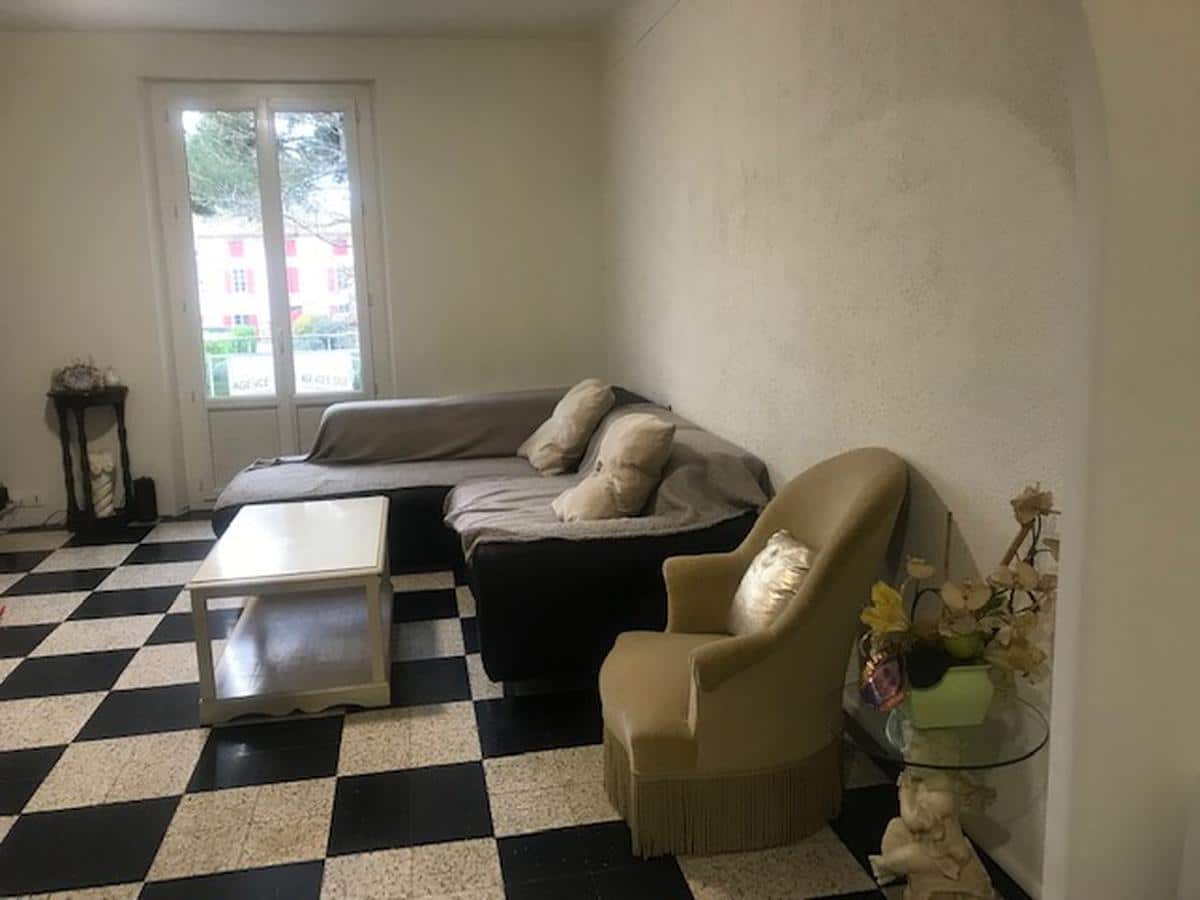 Maison de village de 63m2 à louer à Eyguières