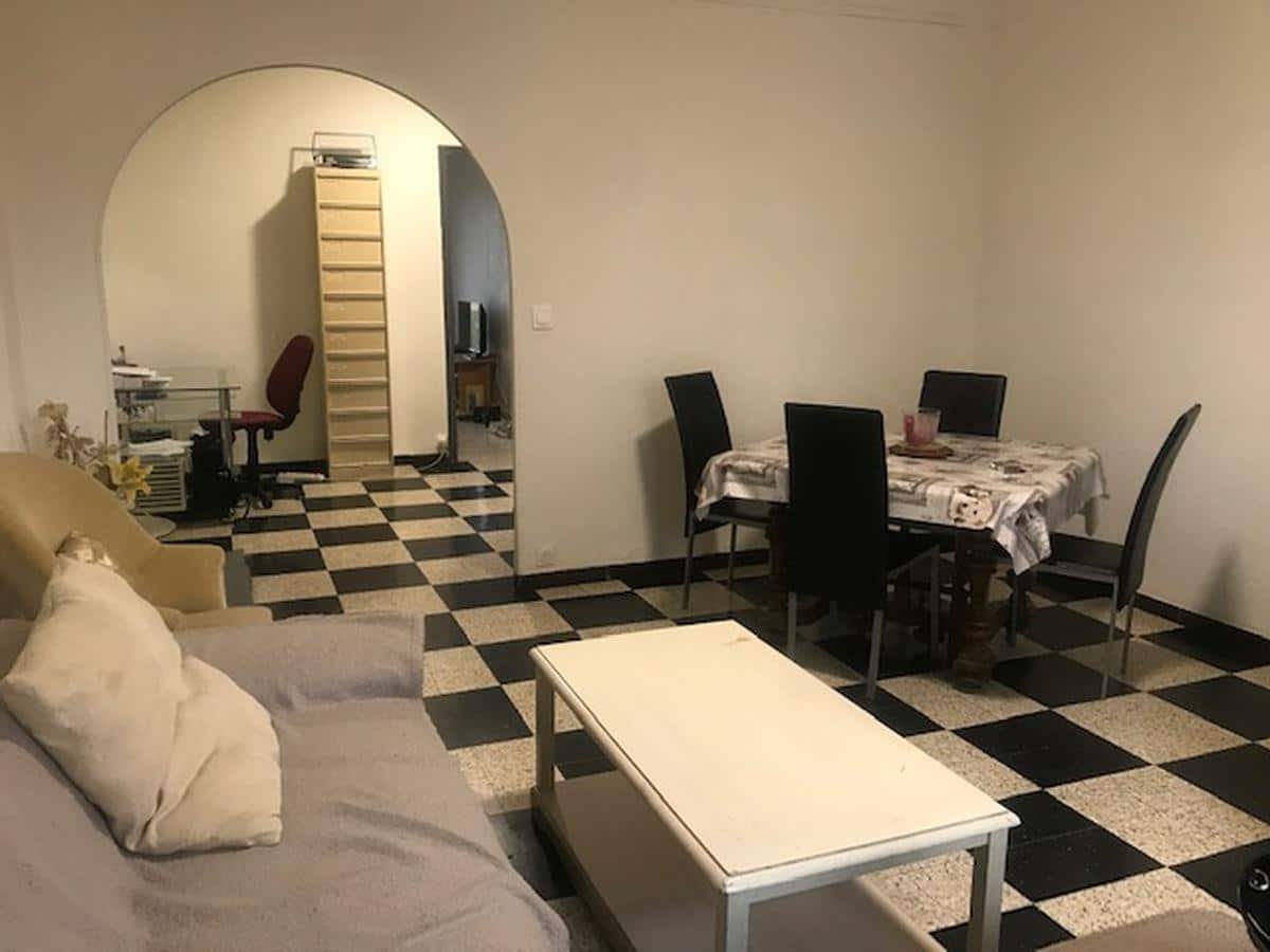 Village house of 63m2 for rent in Eyguières