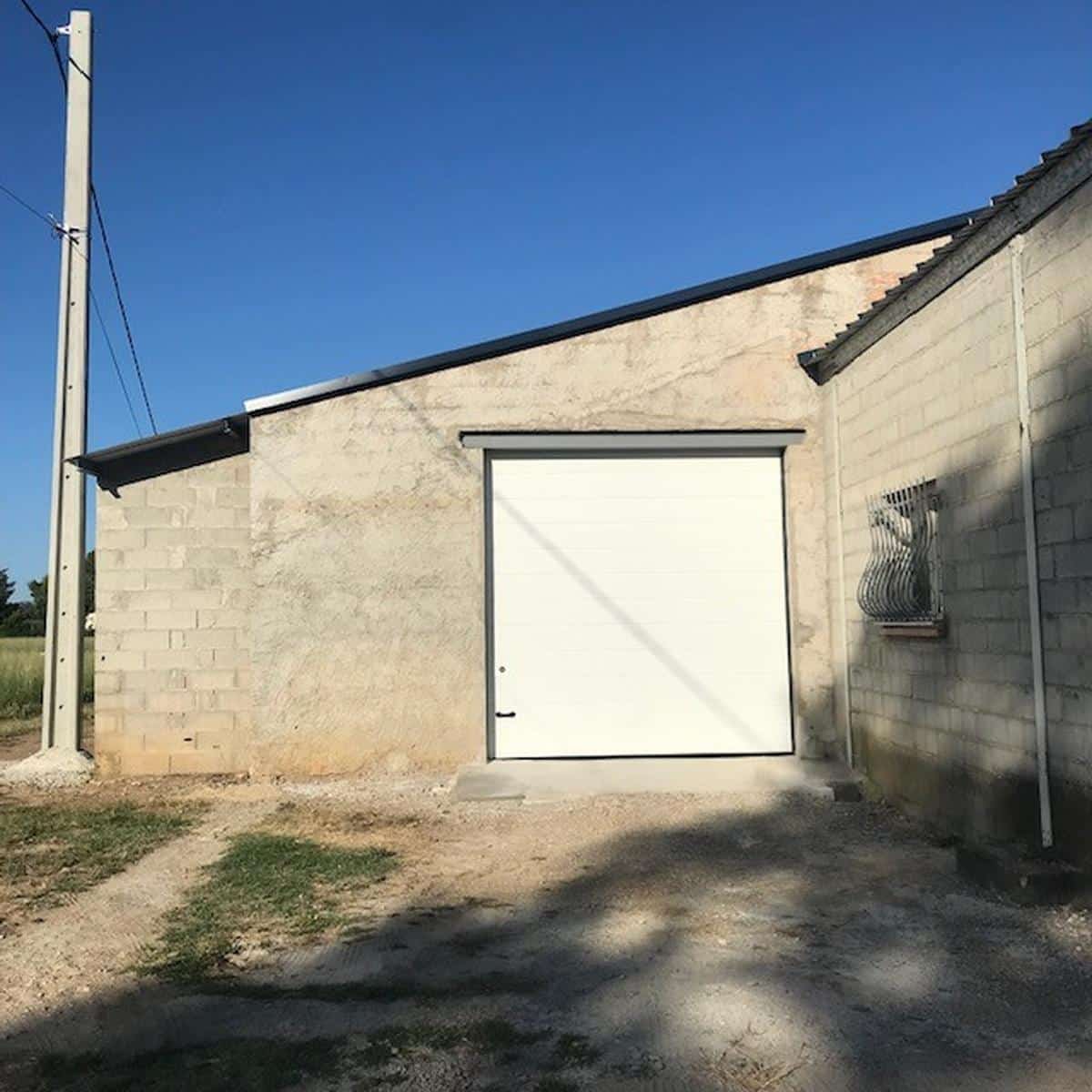 ENTREPOT A LOUER EYGUIERES